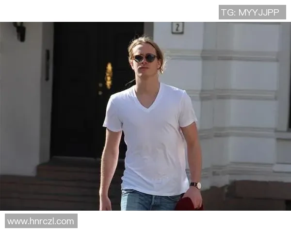 全球最美足球女星头像集锦 展现魅力与实力的完美结合